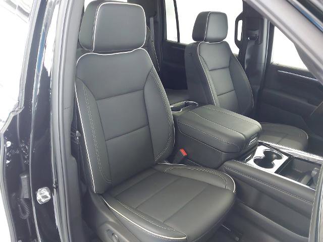 New 2026 Chevrolet Suburban Premier w/ Sun And Tow Package AWD/4WD image 28