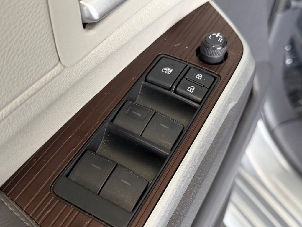 Certified 2021 Toyota Sienna XLE FWD image 20