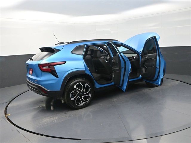 Used 2025 Chevrolet Trax RS w/ Sunroof Package image 44