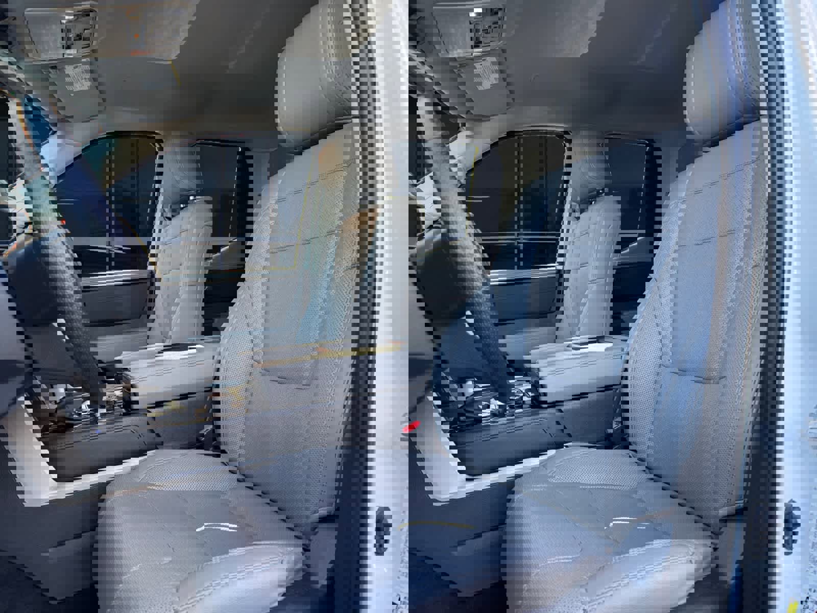 Used 2024 Toyota Tundra Limited image 2