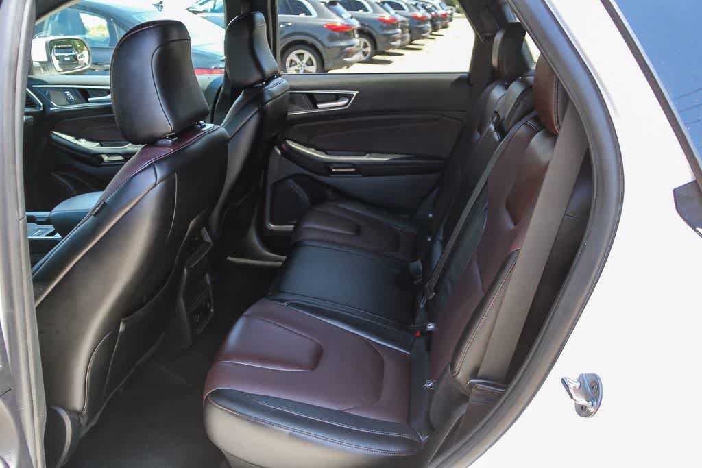 Used 2022 Ford Edge Titanium w/ Equipment Group 301A AWD/4WD image 17
