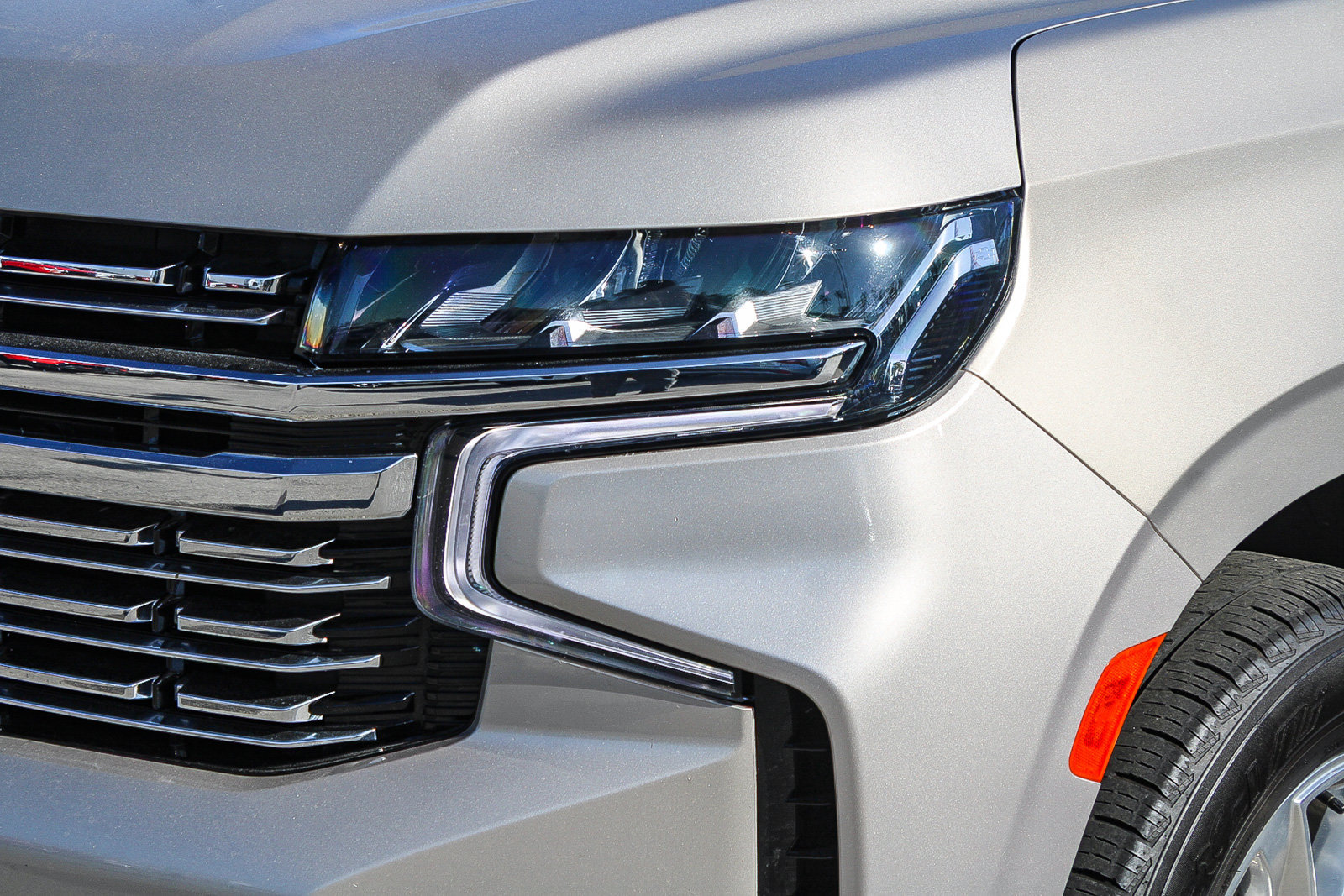 Used 2024 Chevrolet Suburban Premier RWD image 10