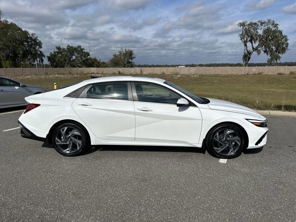 New 2026 Hyundai Elantra Limited image 10