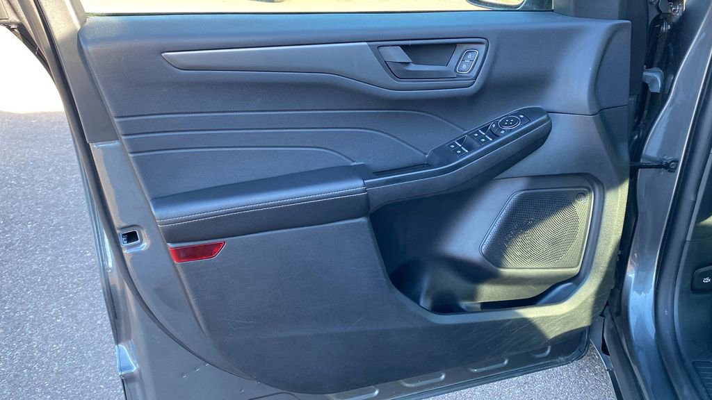 Used 2025 Ford Escape Active image 17