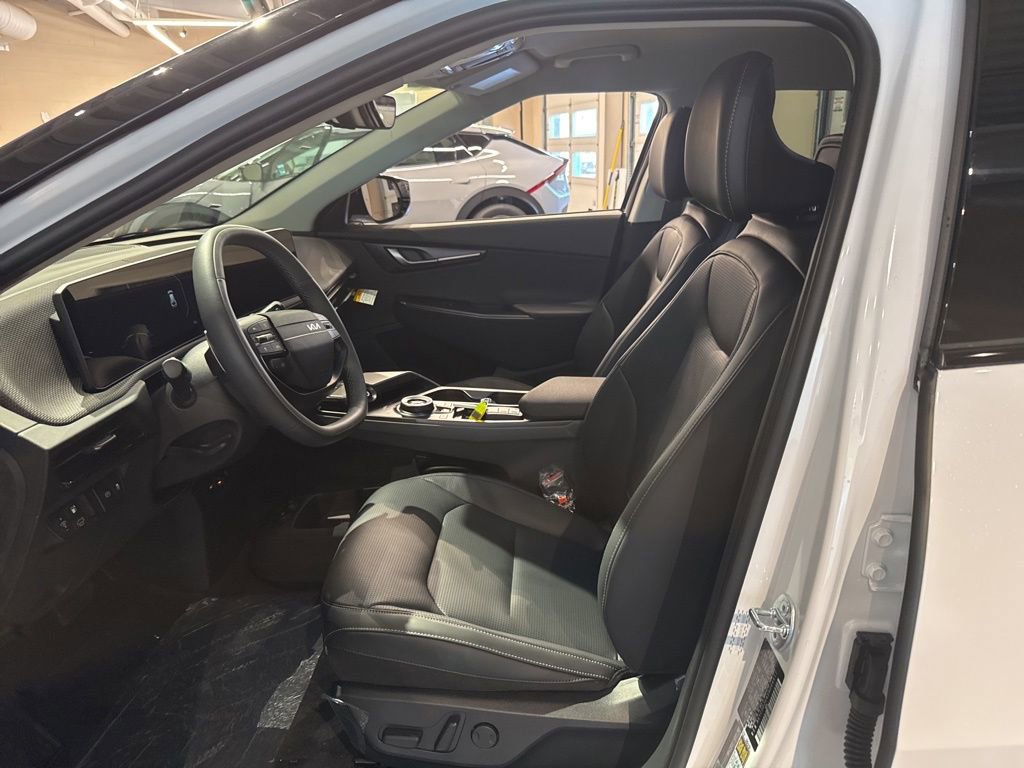 New 2025 Kia EV6 Wind image 9