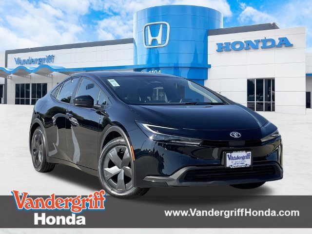 Used 2025 Toyota Prius LE