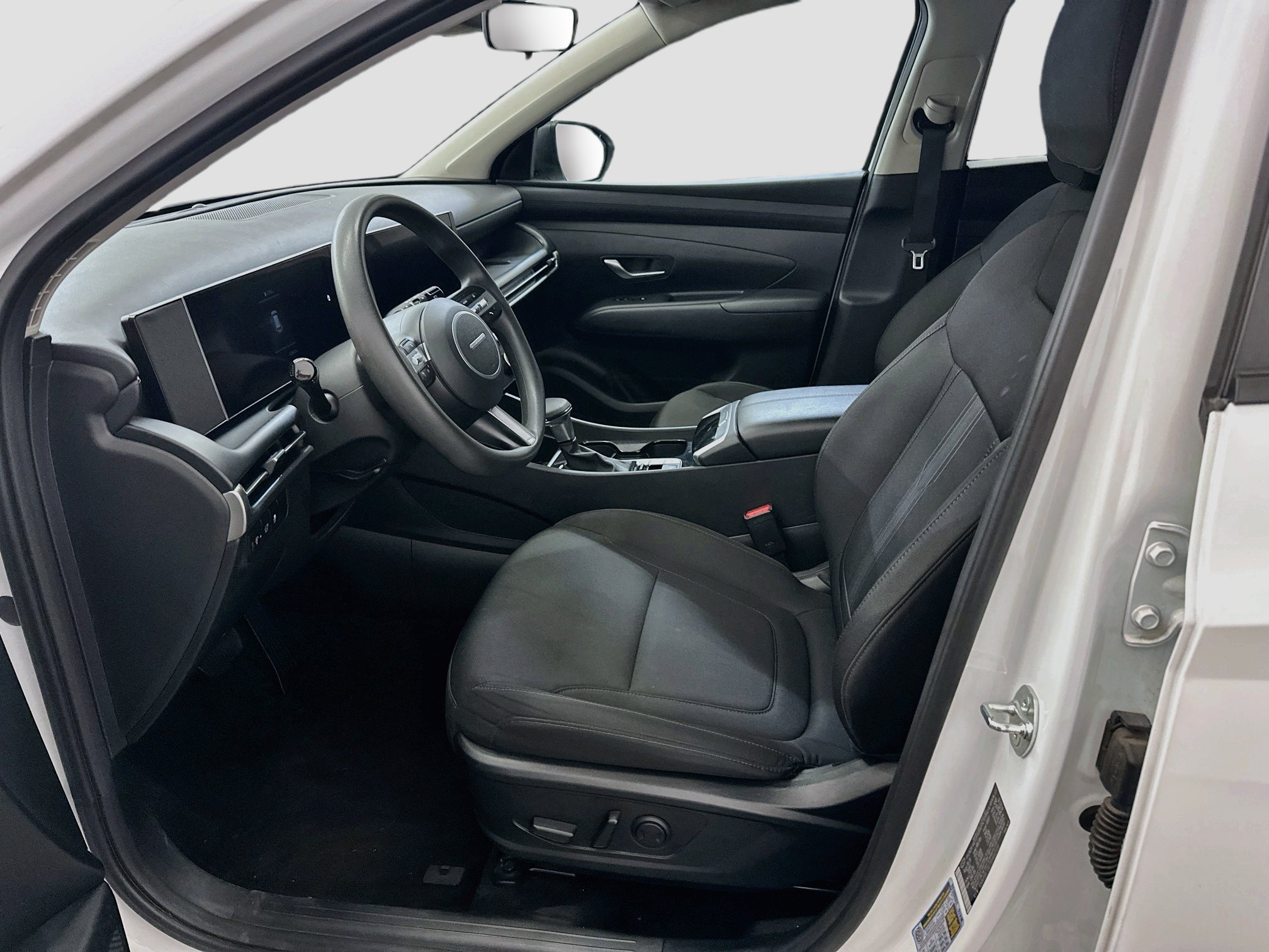Used 2025 Hyundai Tucson SEL AWD/4WD image 13