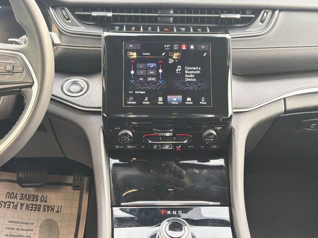 Used 2023 Jeep Grand Cherokee L Laredo image 27