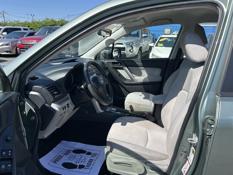 Used 2015 Subaru Forester 2.5i AWD/4WD image 9