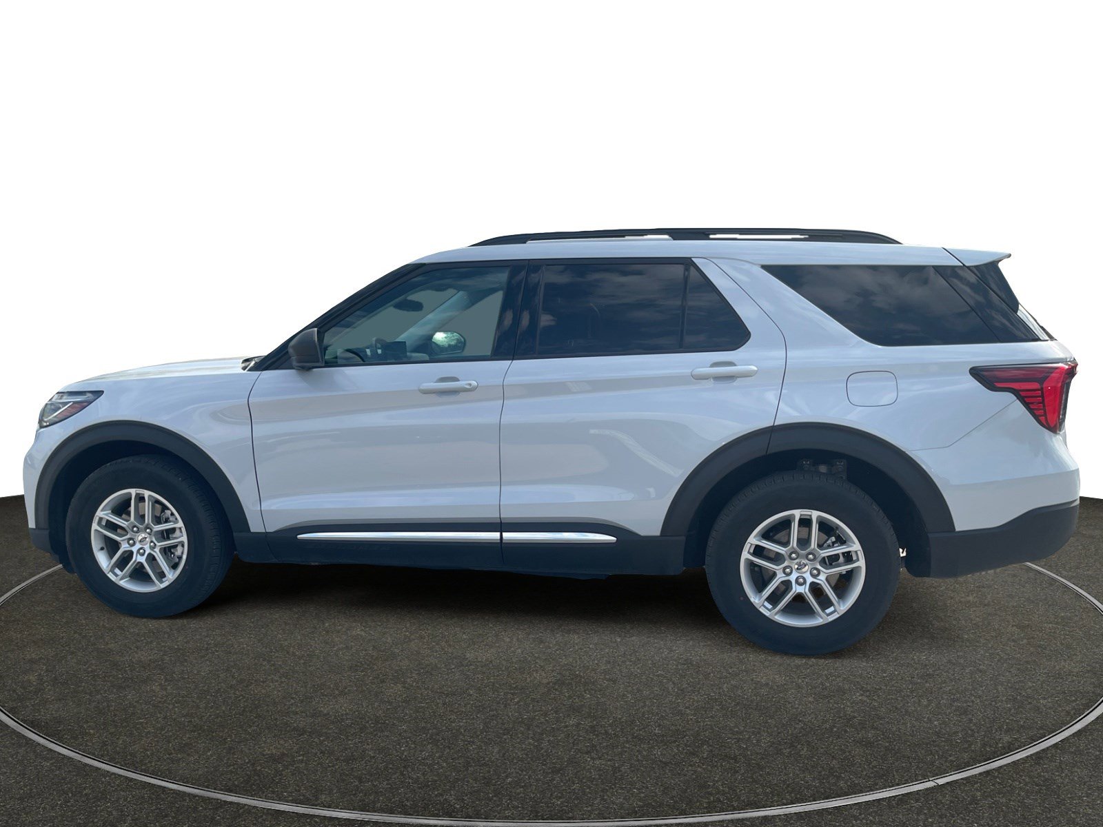 Used 2025 Ford Explorer Active image 2