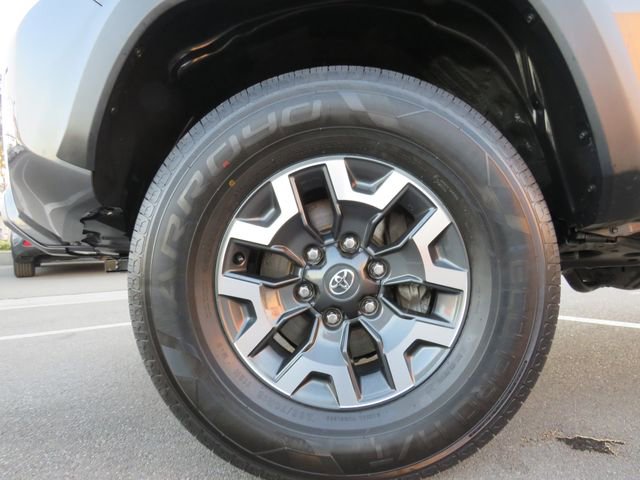 Certified 2022 Toyota Tacoma TRD Off-Road w/ Technology Package image 7