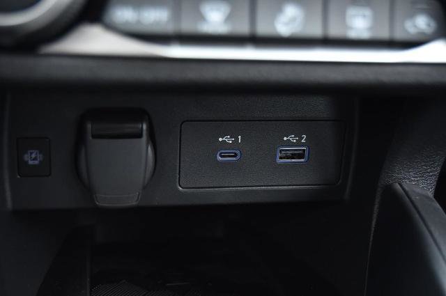 New 2025 Nissan Versa SR w/ Trunk Package image 15