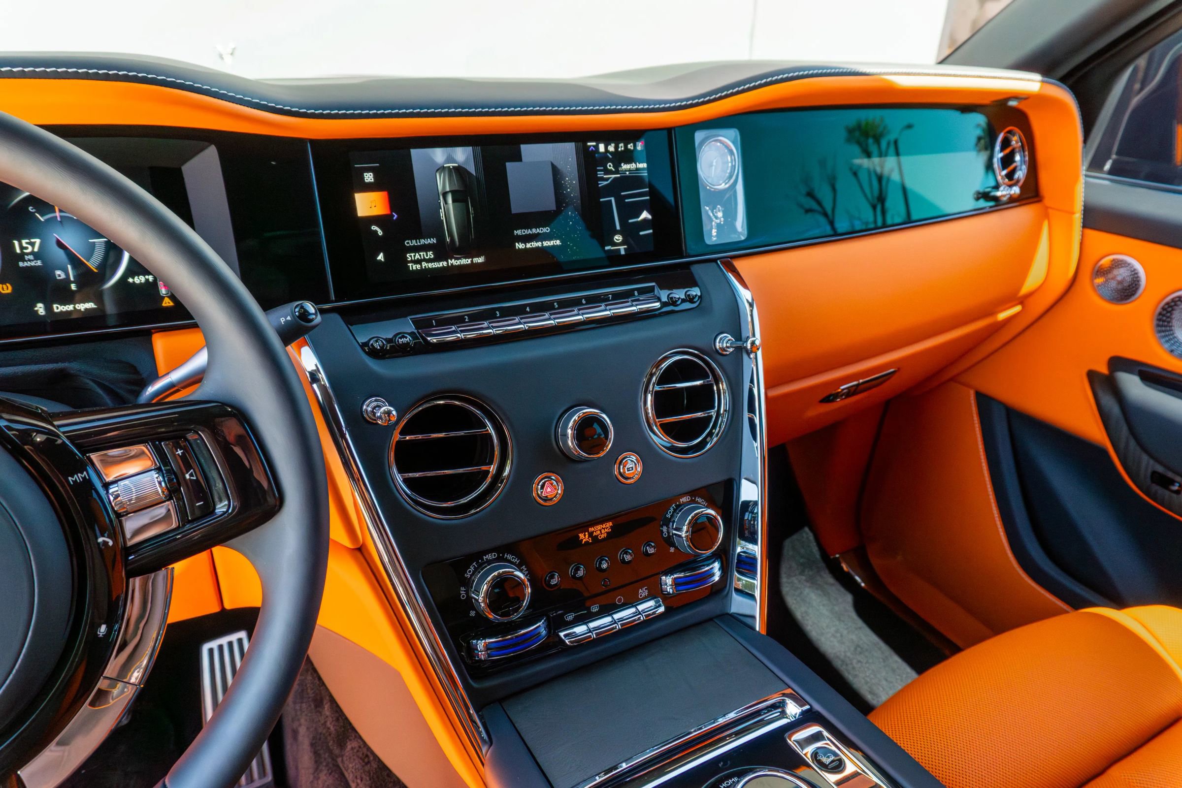 Used 2025 Rolls-Royce Cullinan image 72