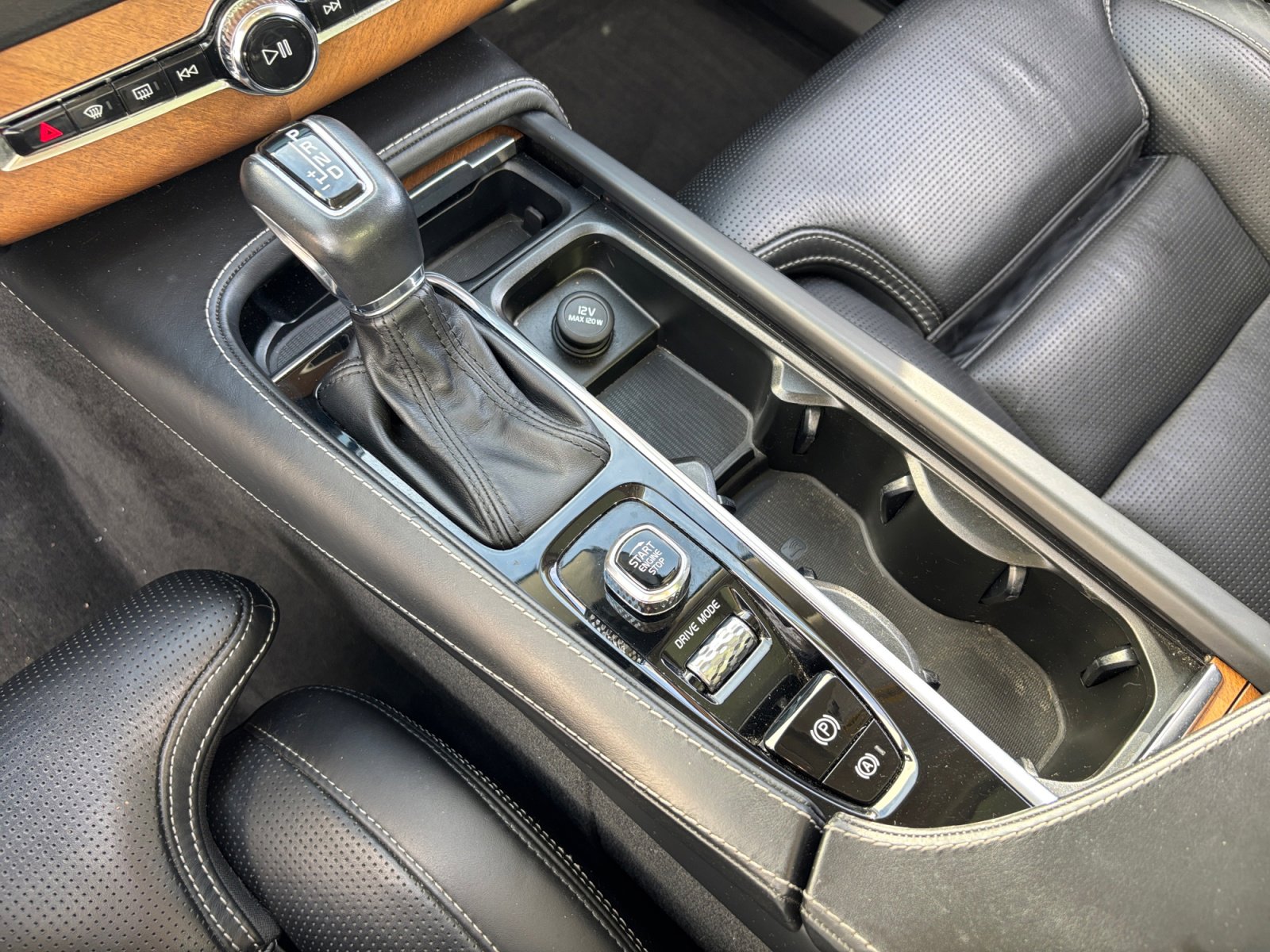 Used 2019 Volvo XC90 T6 Inscription w/ Luxury Package image 15