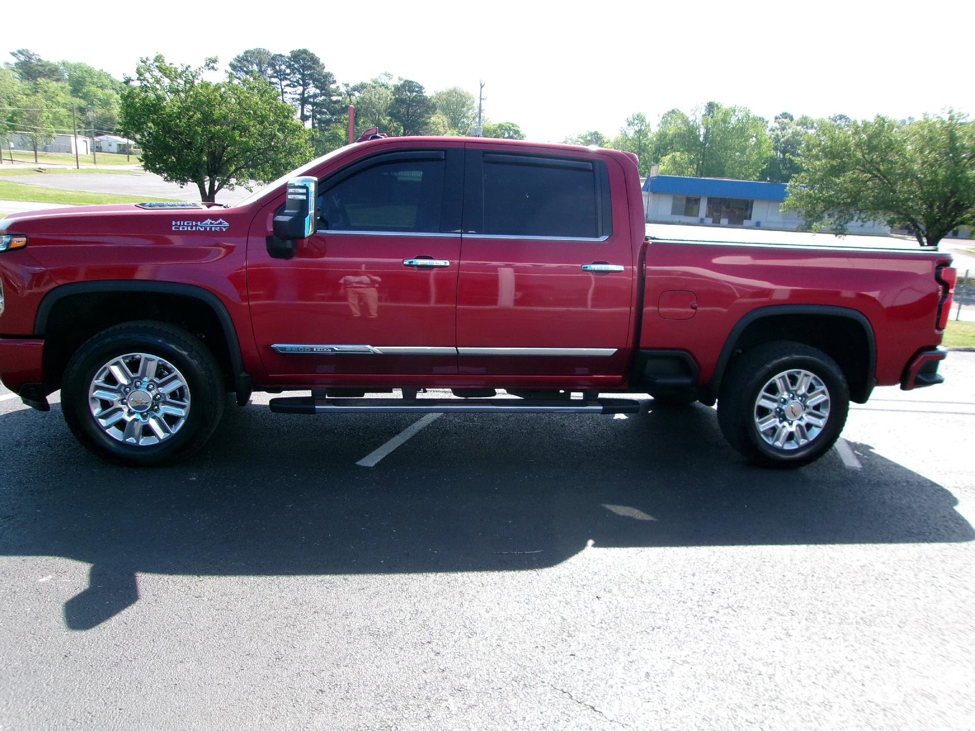 Used 2025 Chevrolet Silverado 2500 High Country w/ High Country Premium Package AWD/4WD image 8
