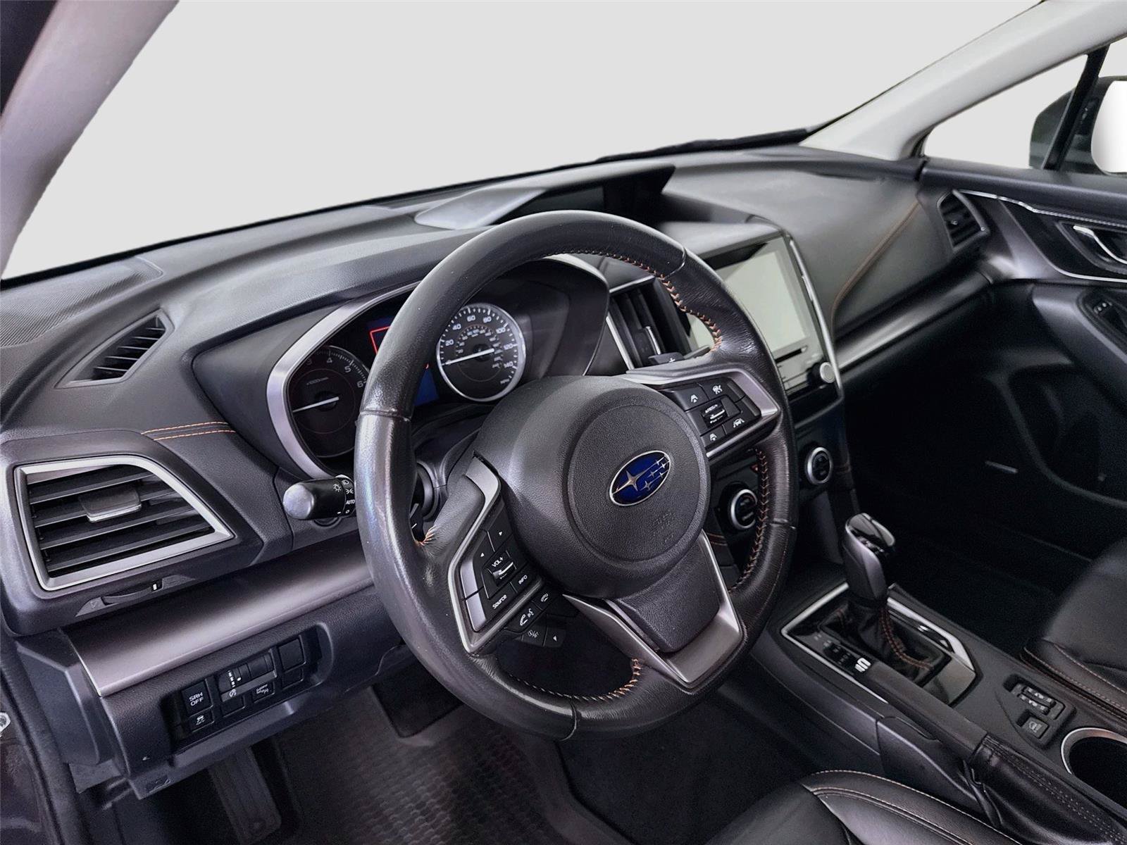 Used 2019 Subaru Crosstrek 2.0i Limited w/ Moonroof Package w/Navigation AWD/4WD image 3