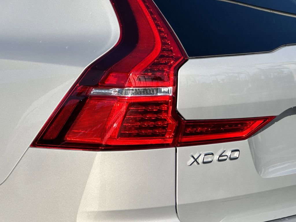 Certified 2025 Volvo XC60 B5 Core AWD/4WD image 26