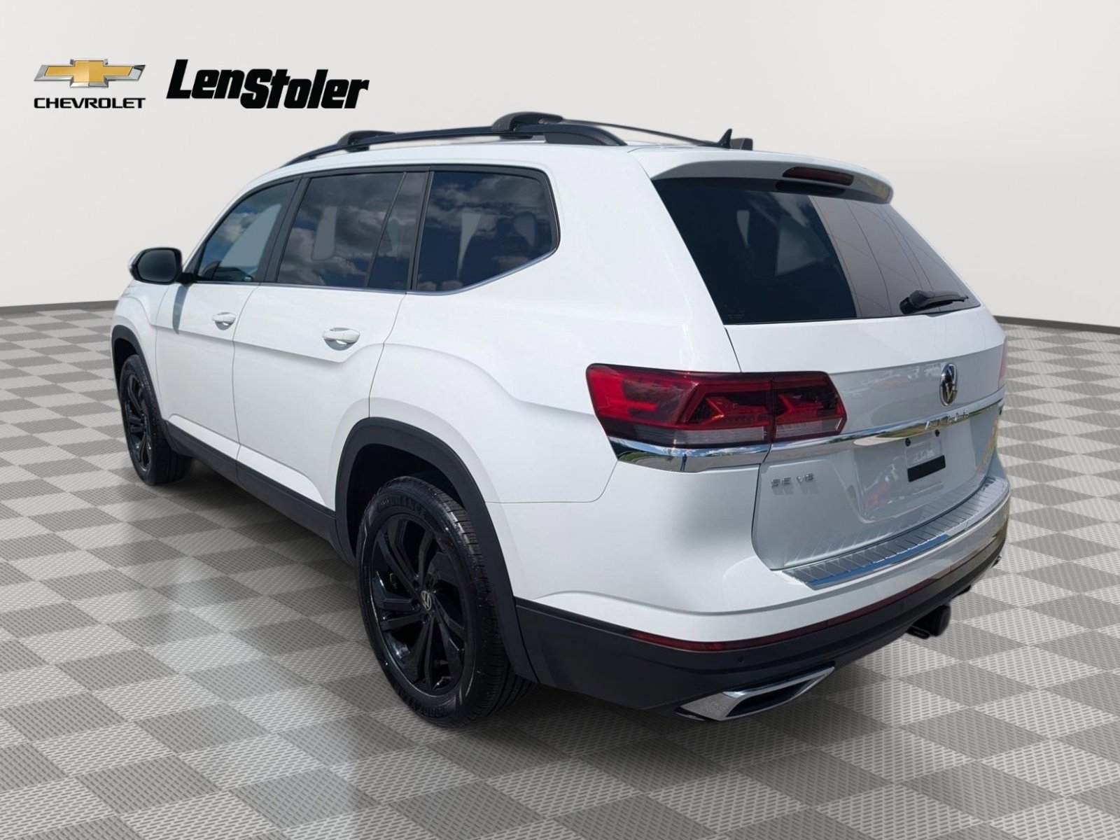 Used 2023 Volkswagen Atlas SE w/ Black Wheel Package AWD/4WD image 3