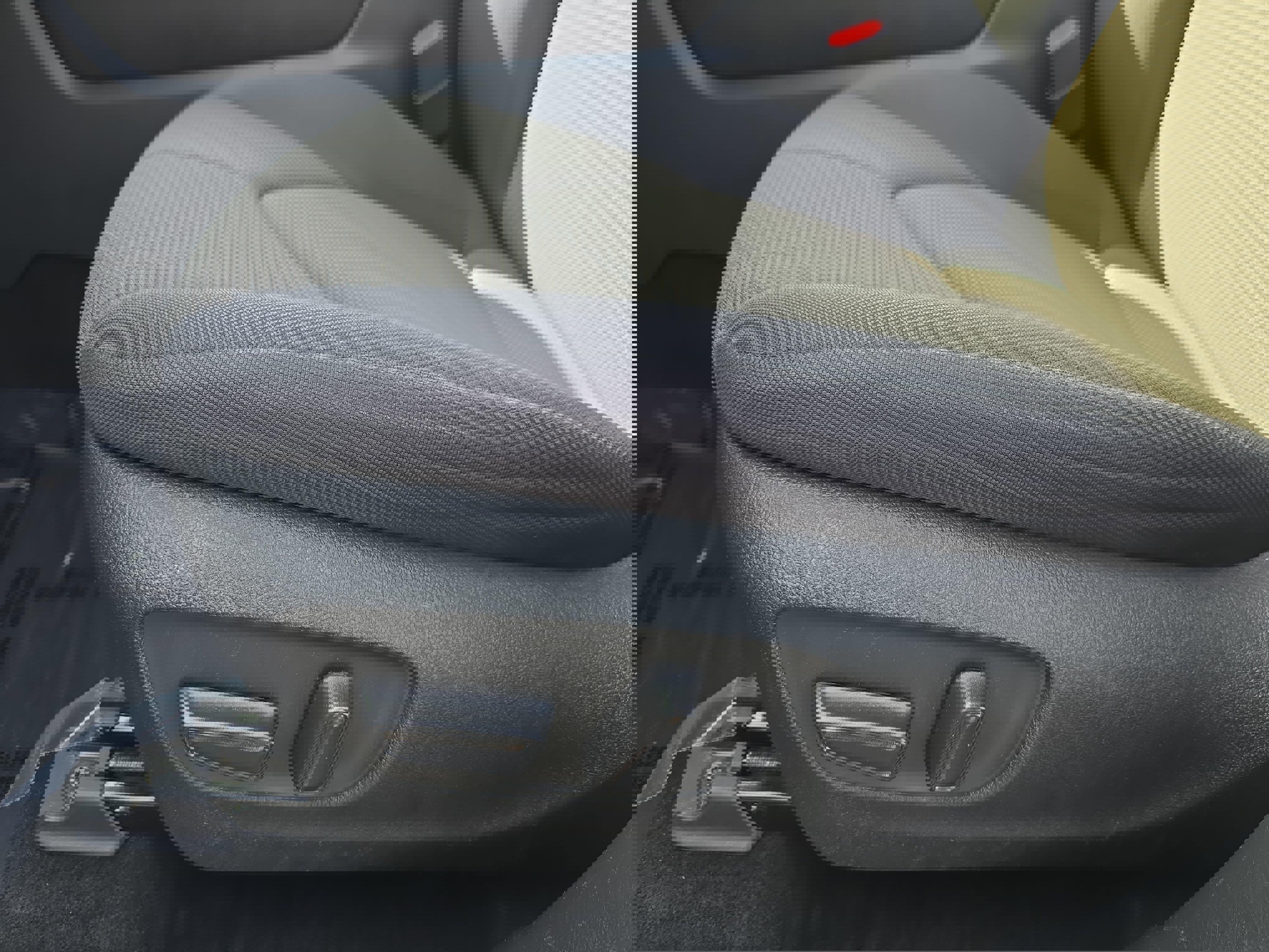 Used 2022 Toyota Highlander LE image 31