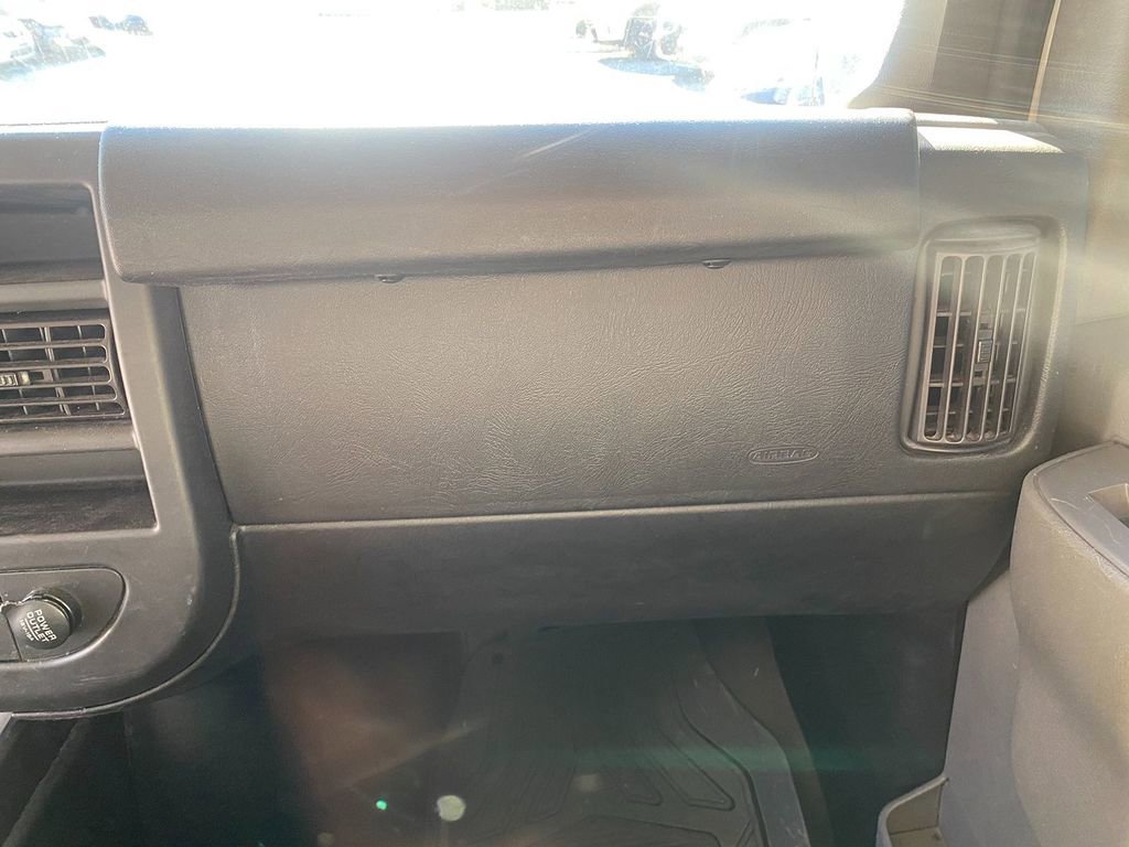 Used 2020 GMC Savana 2500 w/ Driver Convenience Package image 23