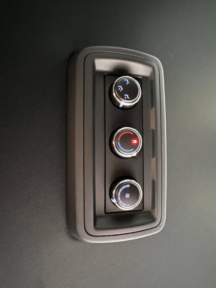 Used 2019 Dodge Grand Caravan SXT FWD image 24