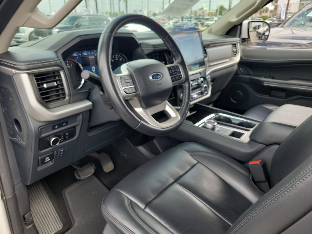 Used 2024 Ford Expedition XLT RWD image 20