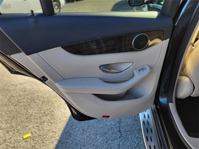 Used 2021 Mercedes-Benz GLC 300 image 14