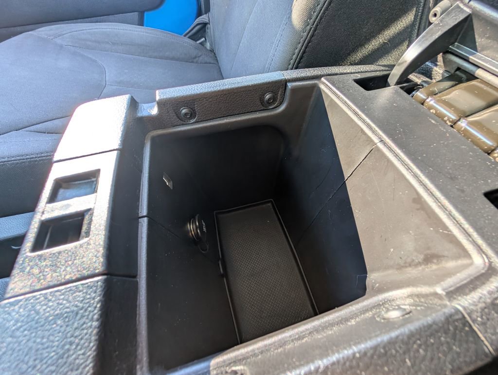 Used 2015 Jeep Wrangler Sport image 26