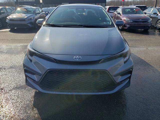 Used 2024 Toyota Corolla SE w/ SE Convenience Package FWD image 9