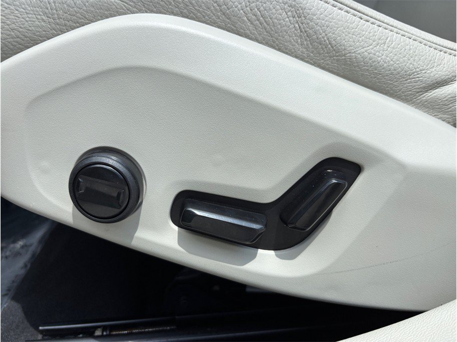 Used 2020 Volvo S60 T5 Momentum FWD image 21