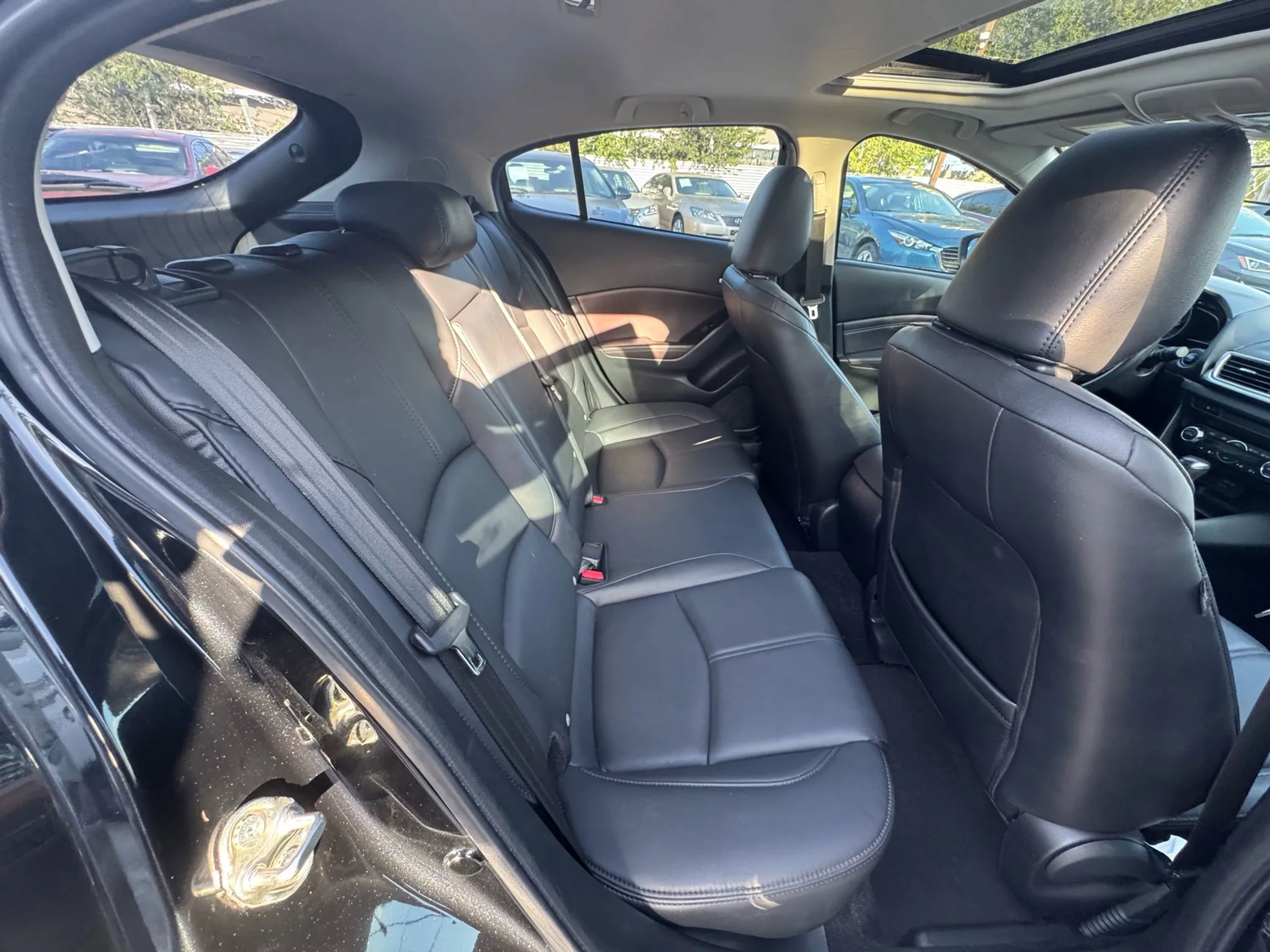 Used 2018 MAZDA MAZDA3 Touring image 15