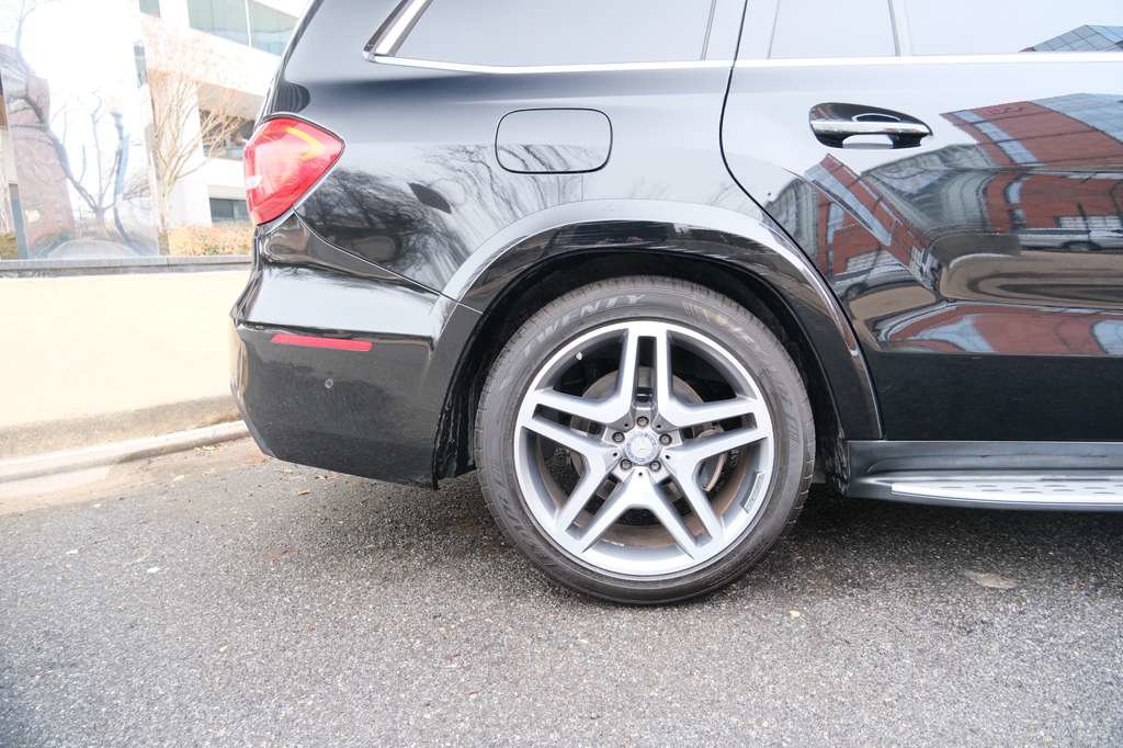 Used 2017 Mercedes-Benz GLS 550 4MATIC image 13