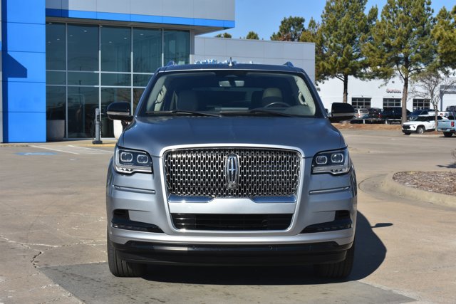 Used 2023 Lincoln Navigator L Reserve image 2