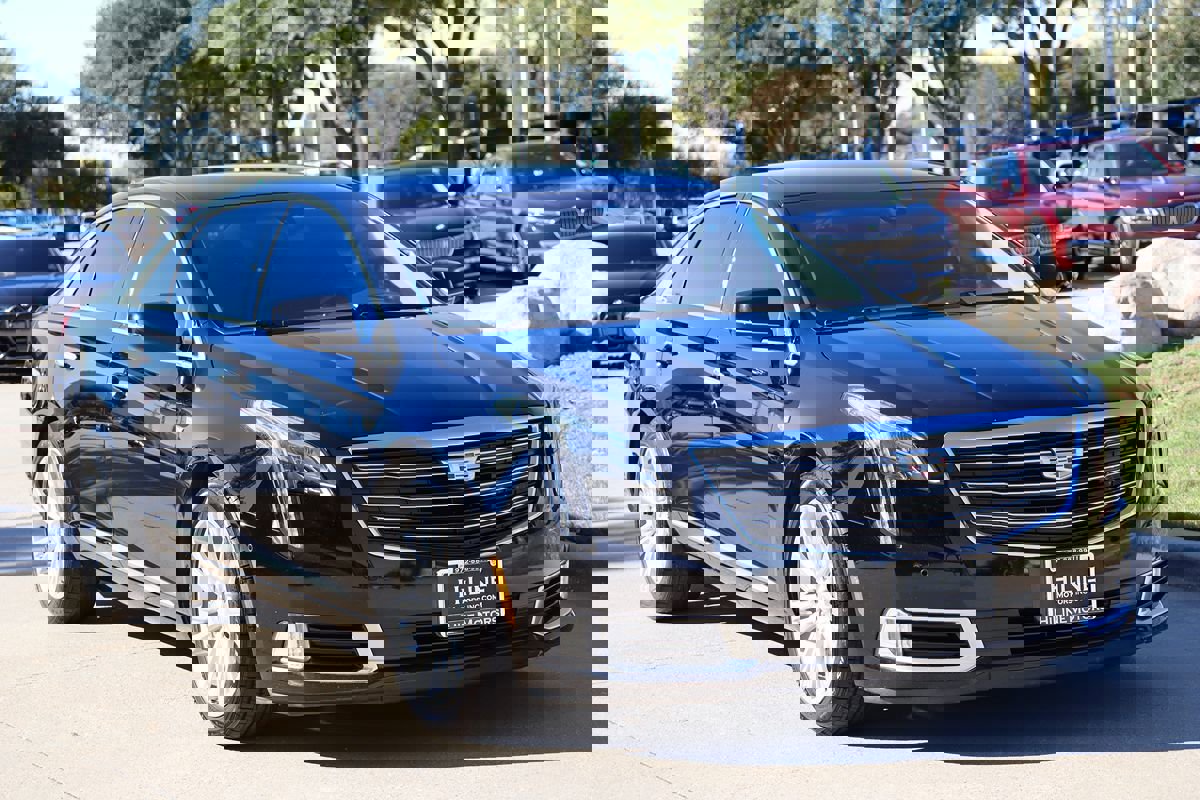 Used 2019 Cadillac XTS Luxury image 2