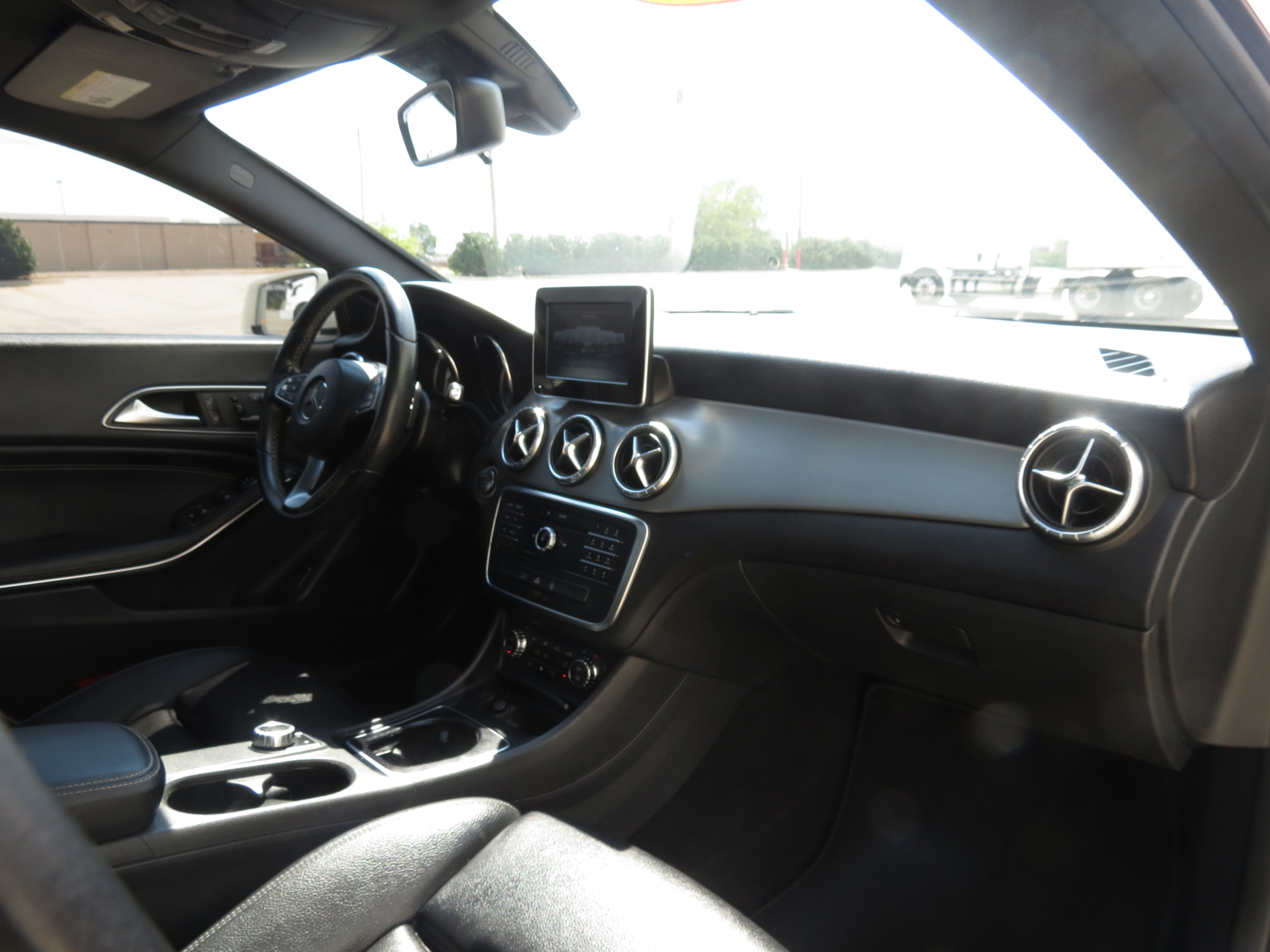 Used 2016 Mercedes-Benz CLA 250 image 32