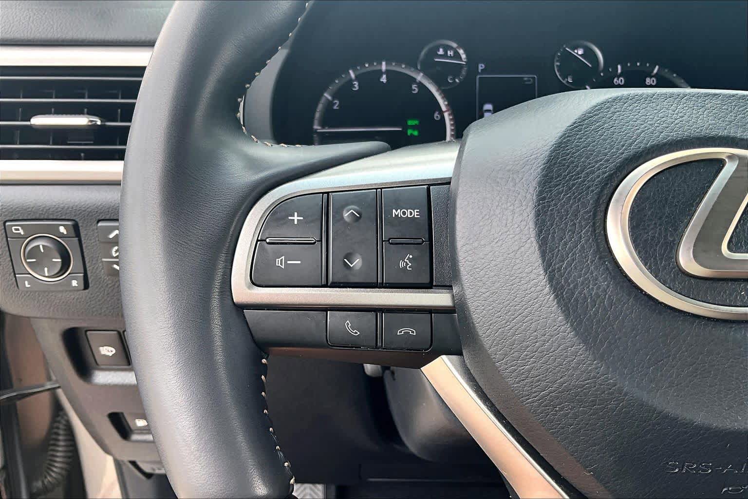 Used 2023 Lexus GX 460 Luxury w/ Accessory Package AWD/4WD image 21