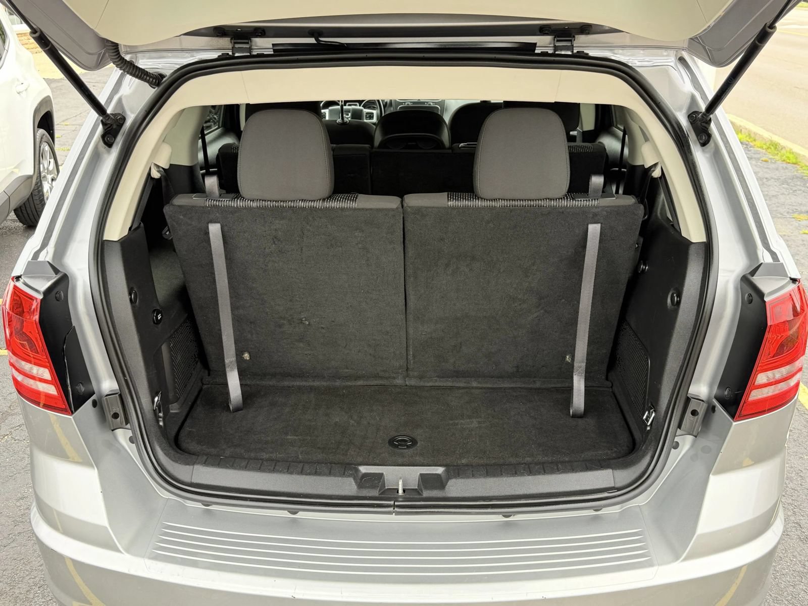 Used 2016 Dodge Journey SE w/ Flexible Seating Group FWD image 7