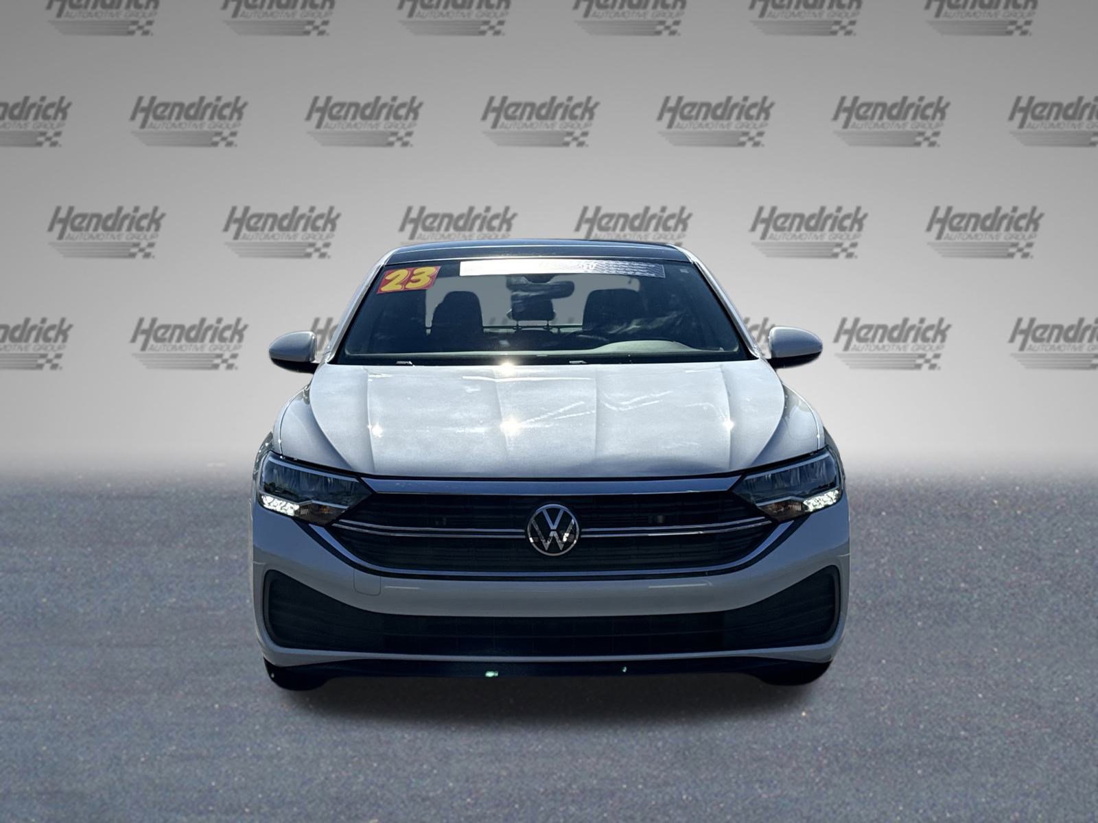 Used 2023 Volkswagen Jetta SE w/ Panoramic Sunroof Package image 3