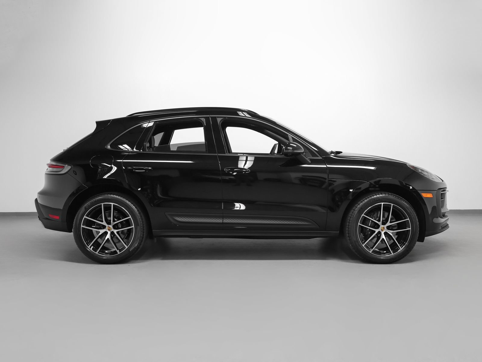 New 2026 Porsche Macan AWD/4WD image 13