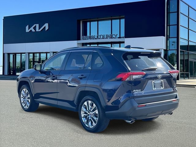 Used 2021 Toyota RAV4 XLE Premium image 9