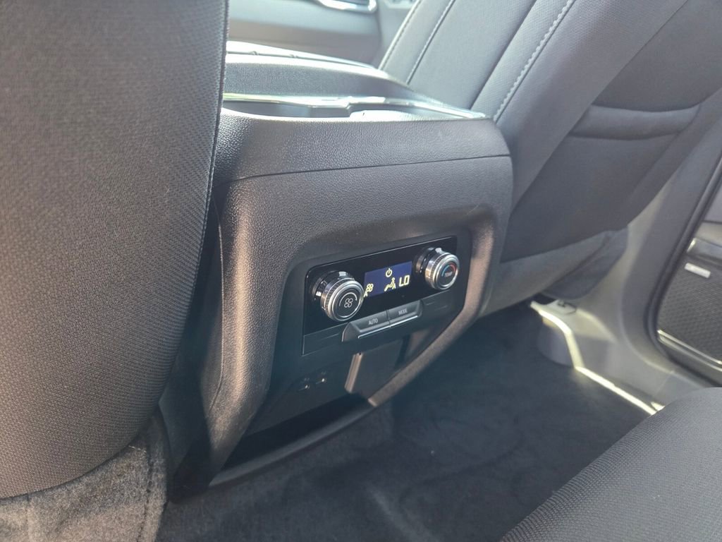 Certified 2025 GMC Acadia Elevation image 9