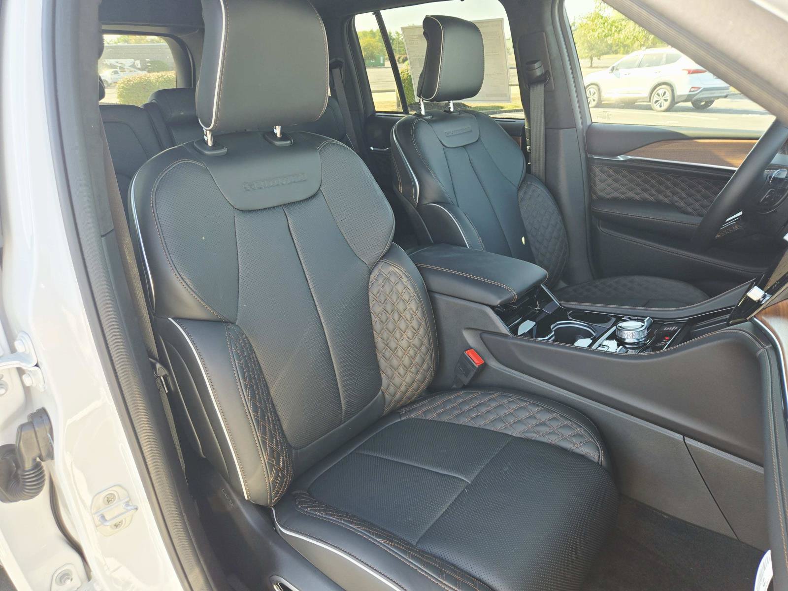 New 2027 Jeep Grand Cherokee Summit AWD/4WD image 17