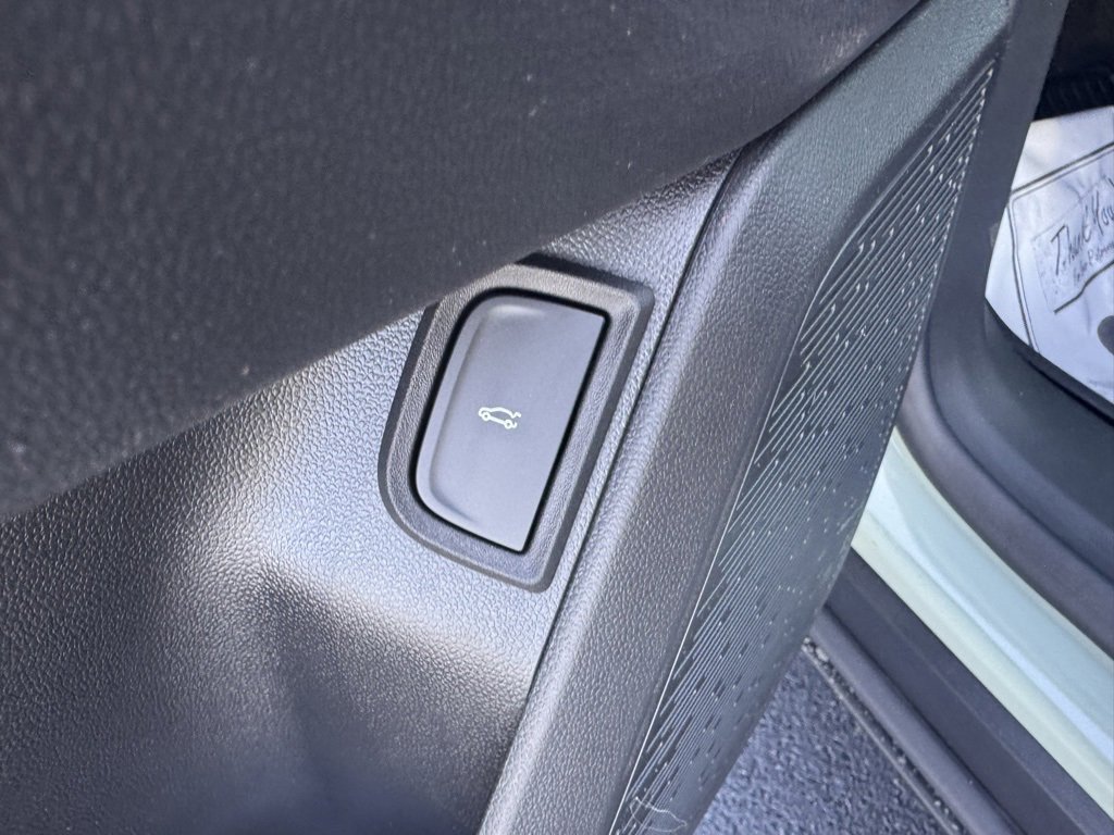 New 2026 Chevrolet Equinox ACTIV w/ Convenience Package III image 11