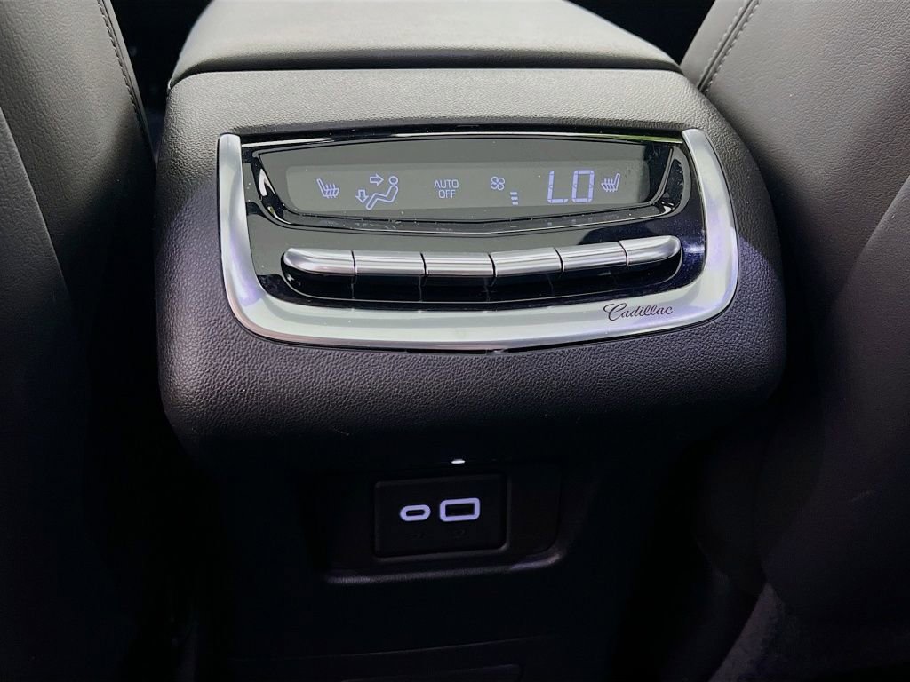Used 2024 Cadillac XT6 Premium Luxury w/ Technology Package image 27