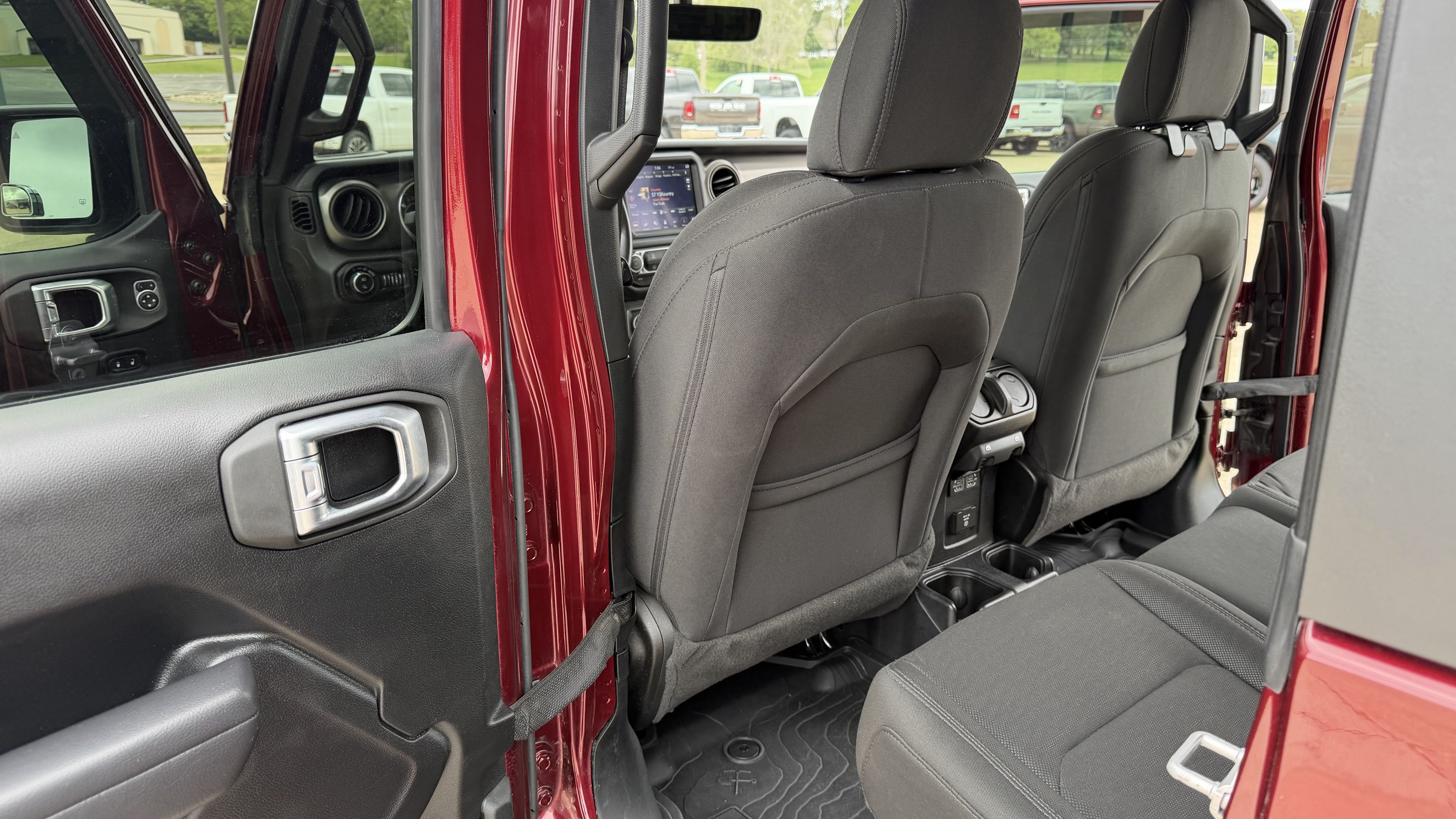 Used 2021 Jeep Gladiator Sport AWD/4WD image 30
