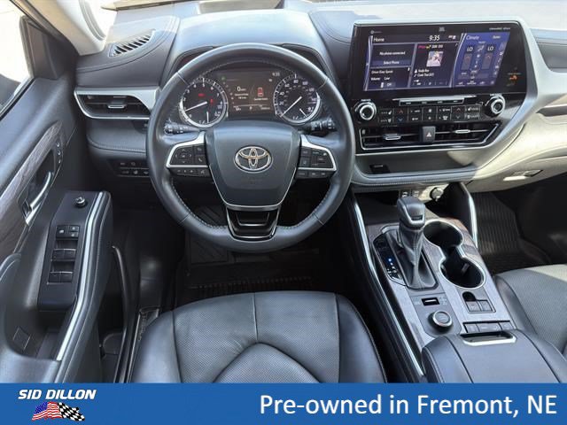 Used 2022 Toyota Highlander Platinum AWD/4WD image 9