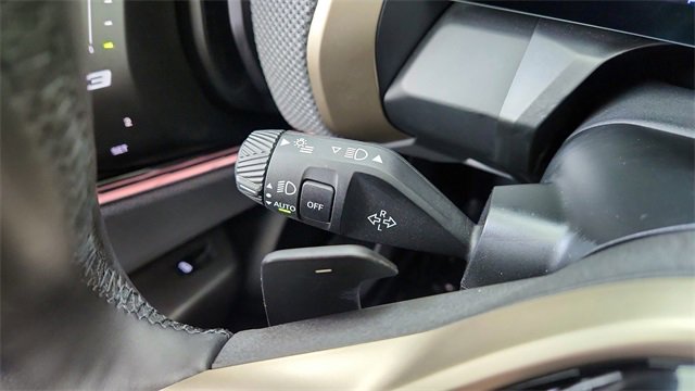 Used 2025 BMW X3 xDrive30i w/ Premium Package image 40