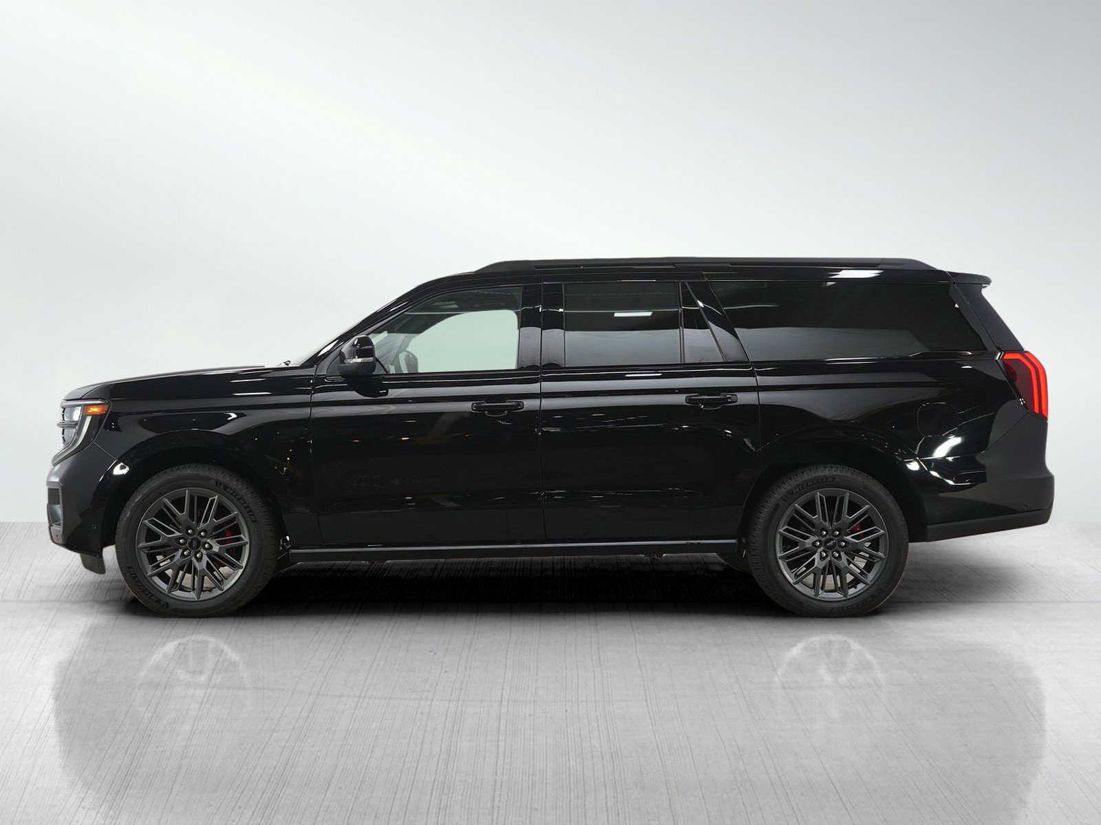 Used 2025 Ford Expedition Max Platinum w/ Stealth Performance Package AWD/4WD image 2