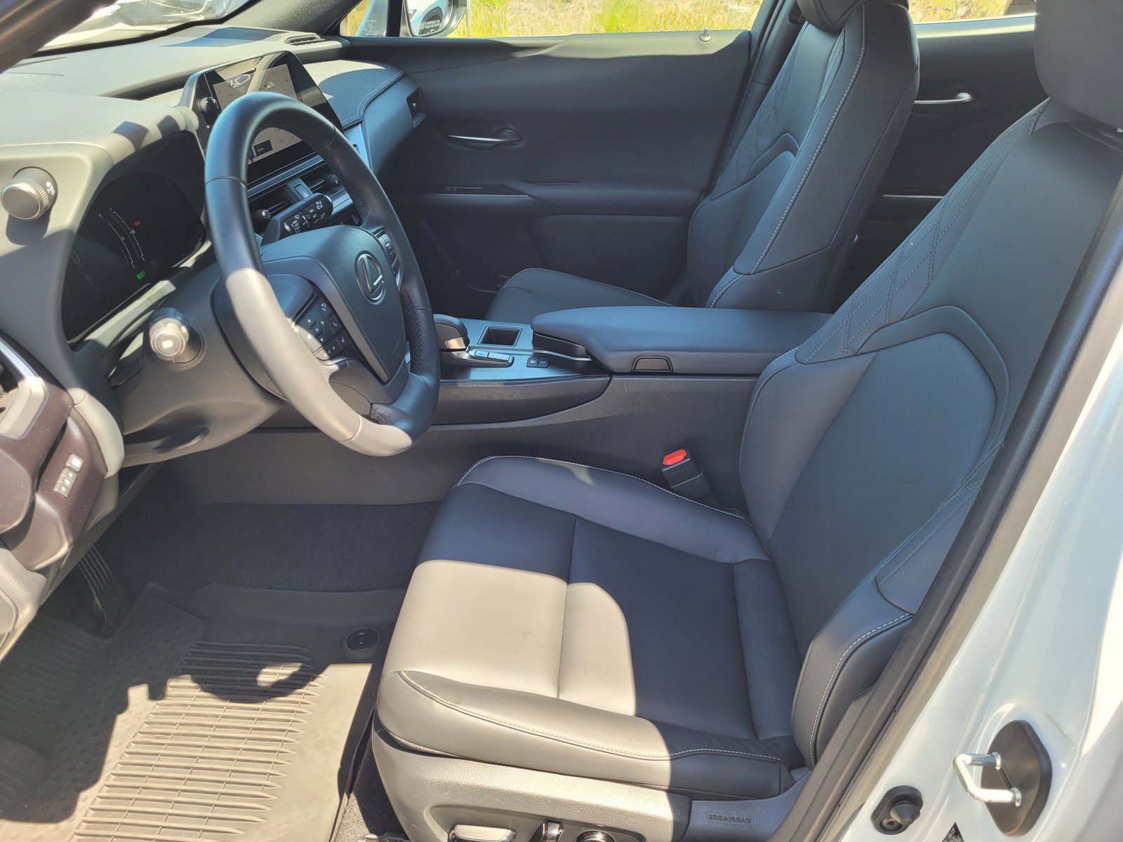 Certified 2025 Lexus UX 300h FWD w/ Accessory Package (Z2) image 24
