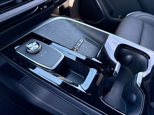 New 2027 Buick Enclave Avenir w/ LPO, Floor Liner Package FWD image 21